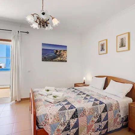 Alto Do Perogil Pool * טאווירה