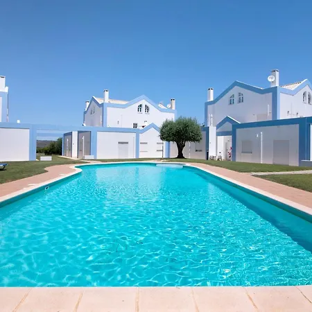 Villa Alto Do Perogil Pool
